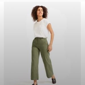 Everlane Wide Leg Crop pant in Surplus Green